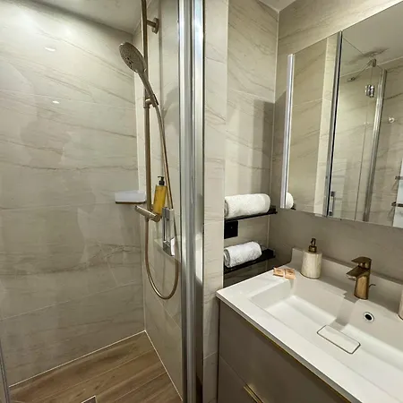 Lägenhet Luxury Equinox 3 Bedrooms
