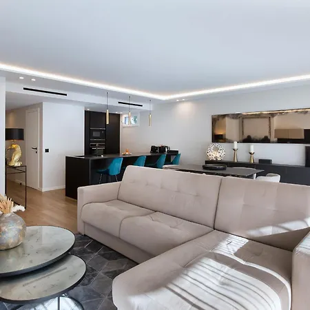Lägenhet Luxury Equinox 3 Bedrooms