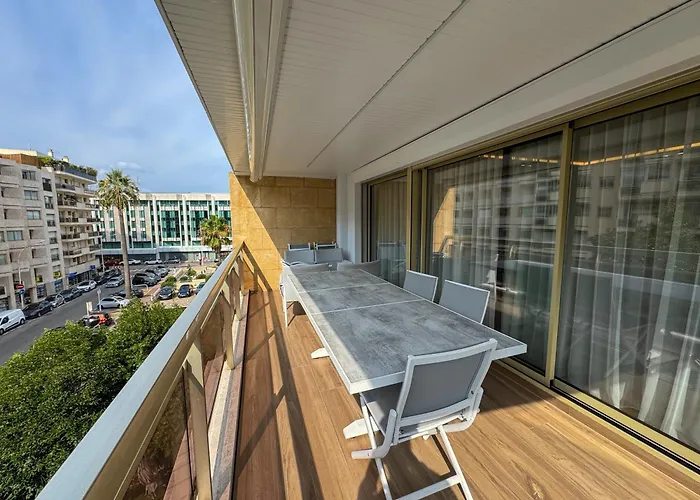 Lägenhet Luxury Equinox 3 Bedrooms Cannes